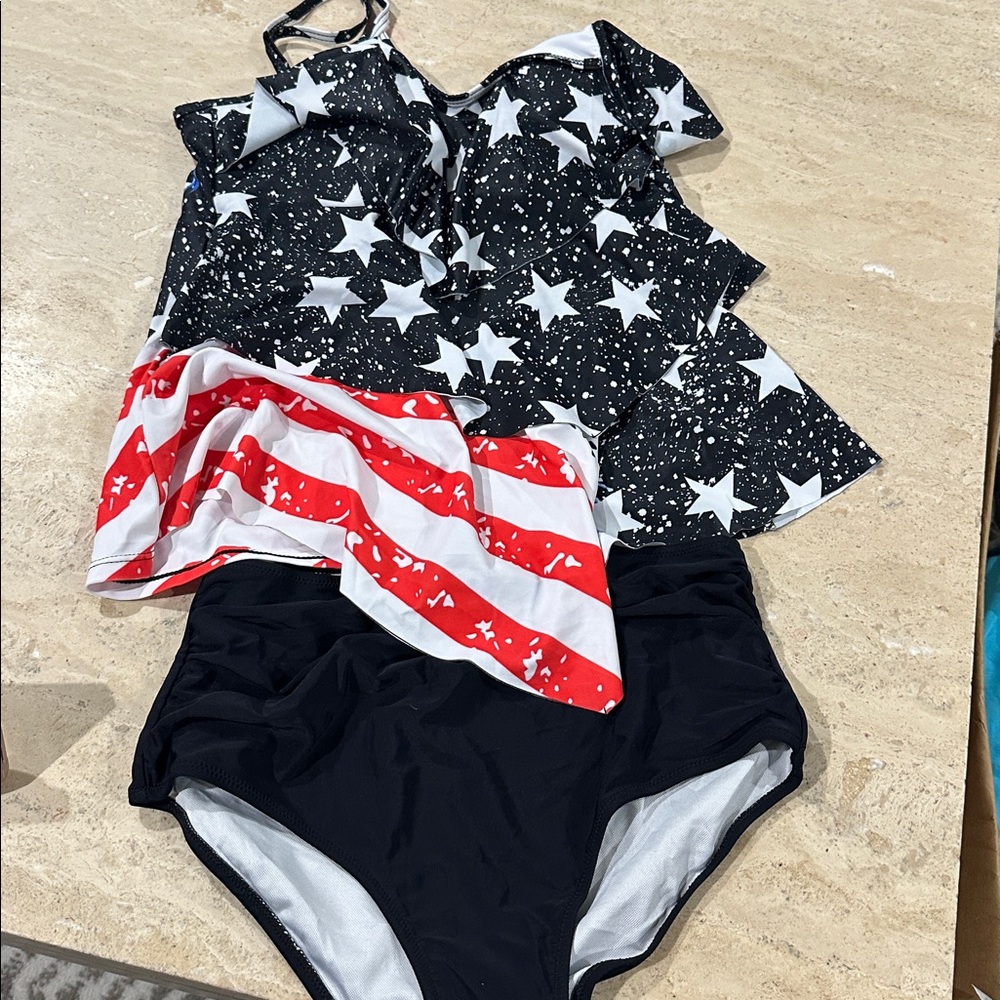 Womens USA‎ Top Swimsuits with Tummy Control Modest NWT Size M - Picture 2 of 2